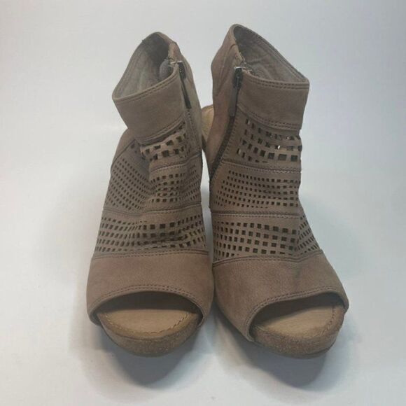 Adam Tucker Gigi Suede Open Toe Heels 6.5 - Picture 2 of 8